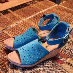 Minnetonka Teal Wedge Sandals